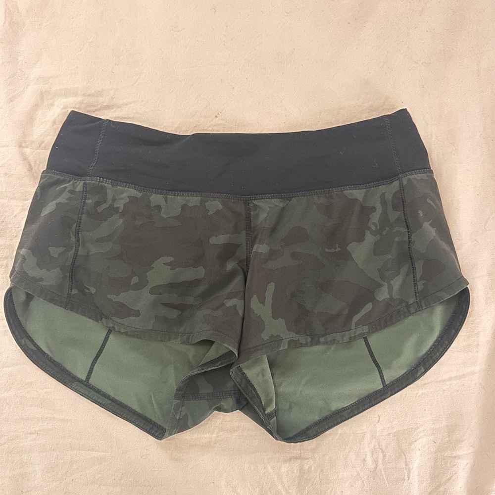 Lululemon Speed Up Short Low-Rise 2.5” Incognito Camo Multi Gator Green